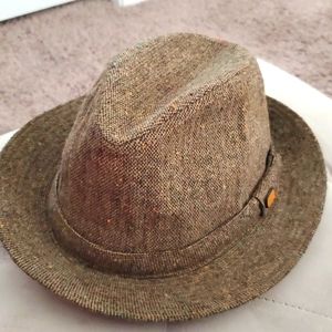 Totes vintage hat